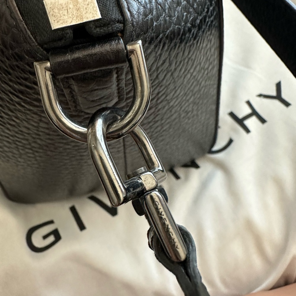 Authentic Rare Givenchy Antigona Bag, Medium - Picture 13 of 16